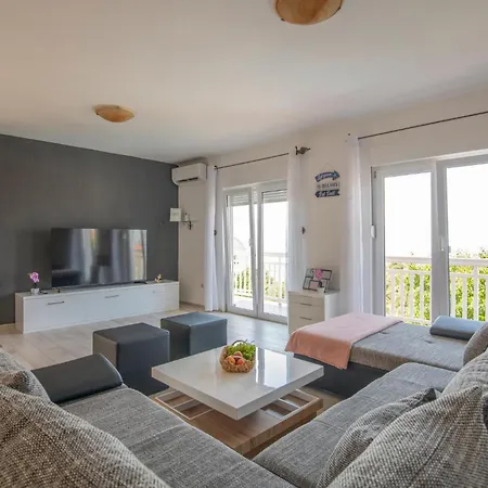 Cozy Home In Imotski With Wifi Holiday home